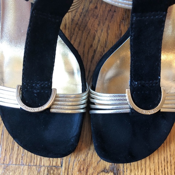 CALVIN KLEIN BLK SUEDE/GOLD STRAPPY SANDALS SZ 8 - Picture 6 of 8